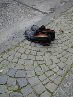 Damenlose Herrenschuhe