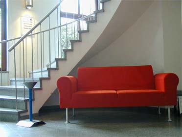Rotes Sofa